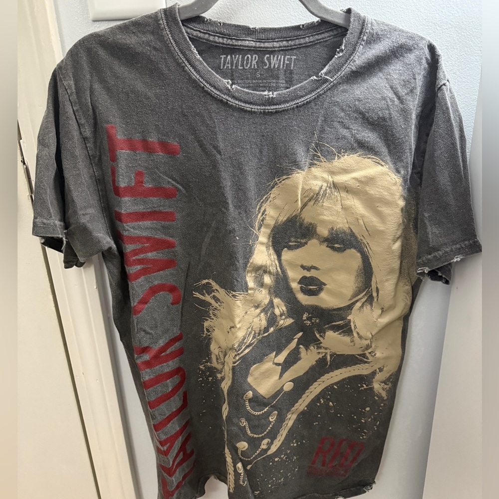 Taylor Swift Official Red Merch T-Shirt - Small
